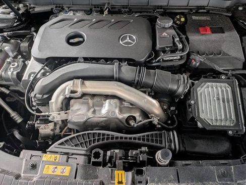 New 2025 Mercedes-Benz GLB 250 image 15