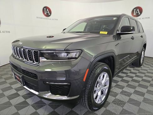 Used 2022 Jeep Grand Cherokee L Limited w/ Luxury Tech Group II image 5