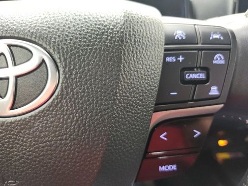 Used 2025 Toyota Camry SE image 60