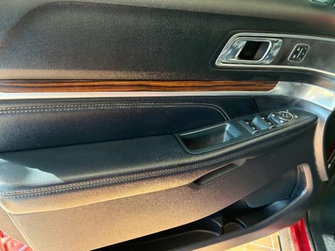 Used 2019 Ford Explorer Limited AWD/4WD image 18