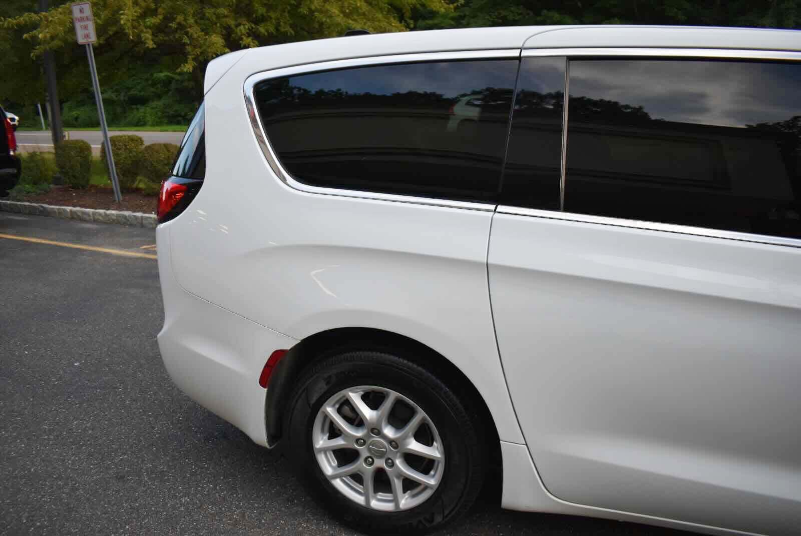 Used 2025 Chrysler Pacifica Select FWD image 71