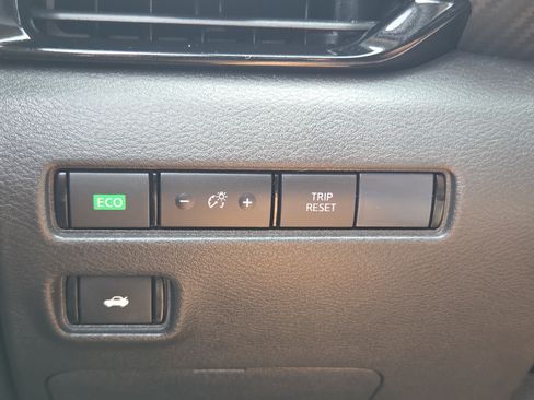 Used 2024 Nissan Sentra SV FWD image 33