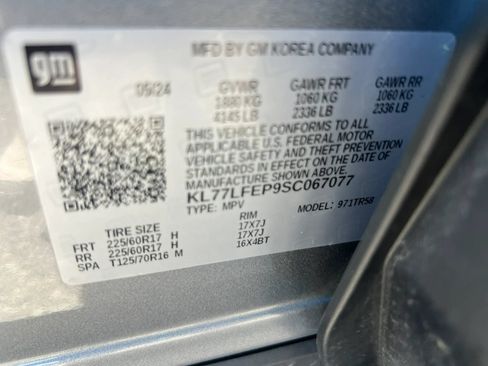 Used 2025 Chevrolet Trax LS FWD image 30
