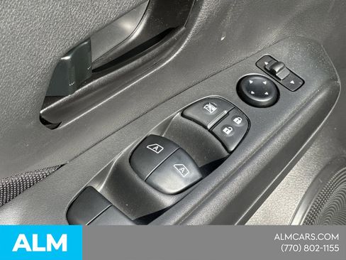 Certified 2025 Nissan Kicks Play S image 25