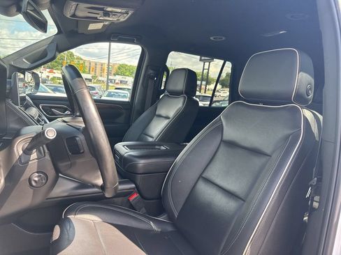 Used 2024 Chevrolet Tahoe Premier RWD image 13