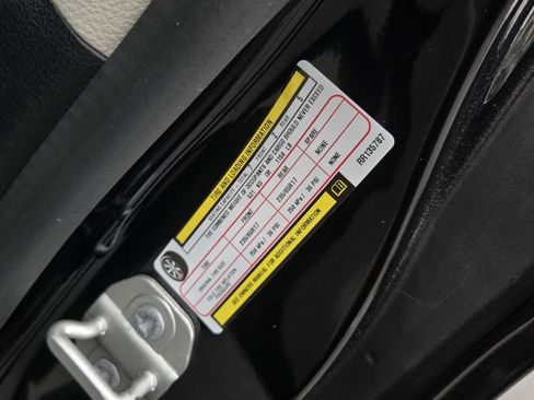 Used 2024 Chrysler Pacifica Touring-L image 28