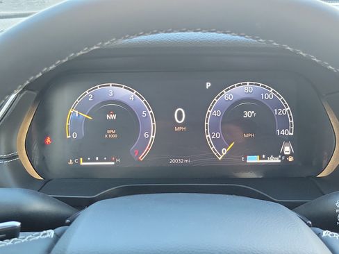 Used 2025 Jeep Grand Cherokee L Limited image 10