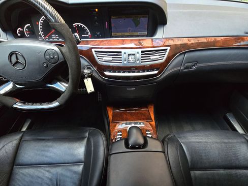 Used 2013 Mercedes-Benz S 63 AMG image 16