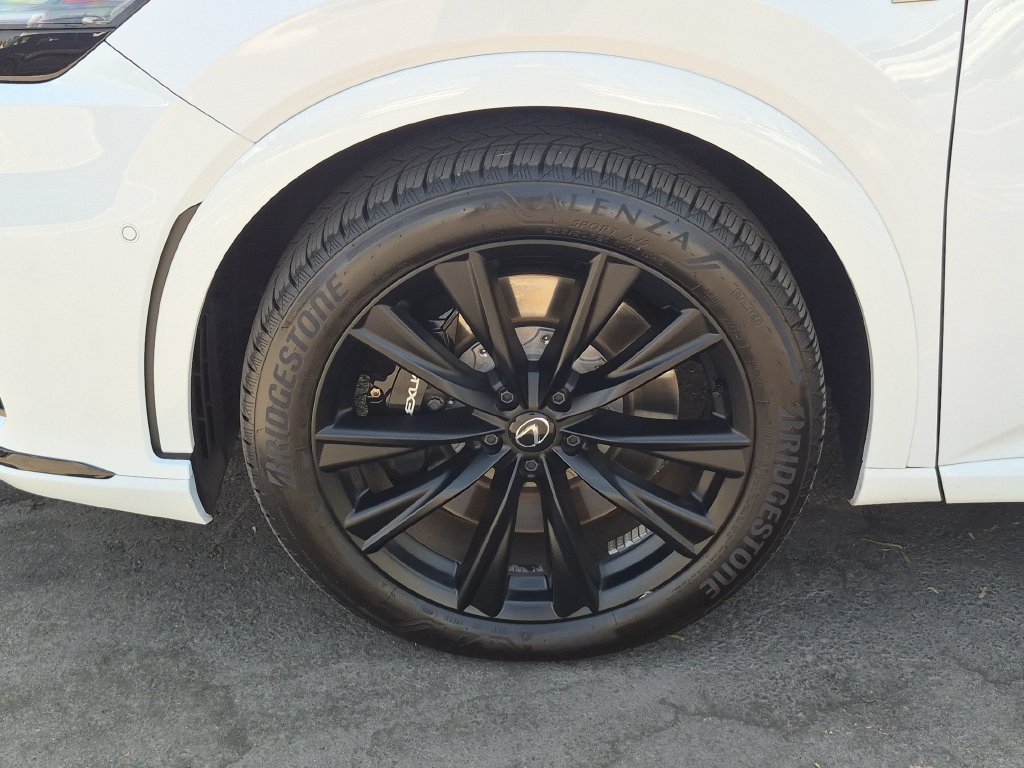 Used 2023 Lexus RX 500h F Sport w/ Cold Area Package AWD/4WD image 31