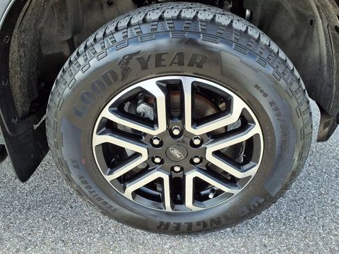 Used 2025 Ford Ranger Lariat w/ Advanced Towing Package AWD/4WD image 9