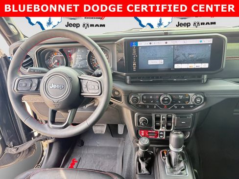 Used 2024 Jeep Wrangler Unlimited Rubicon AWD/4WD image 12