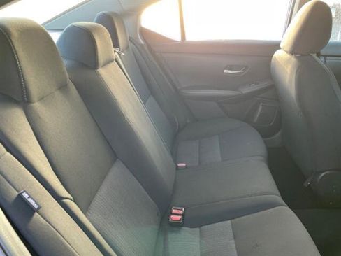 Used 2023 Nissan Sentra SV w/ Trunk Package image 10