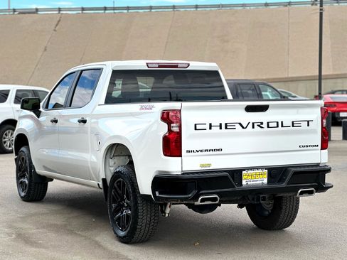 Used 2024 Chevrolet Silverado 1500 Custom Trail Boss w/ LPO, Dark Essentials Package image 5