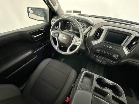 Used 2022 Chevrolet Silverado 1500 Custom w/ Safety Confidence Package AWD/4WD image 9