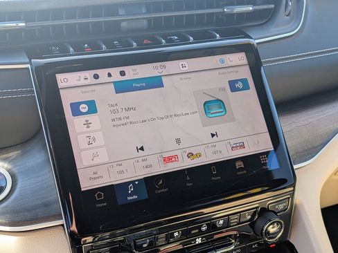 Certified 2023 Jeep Grand Cherokee L Limited w/ Luxury Tech Group II image 19