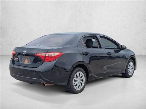 Used 2017 Toyota Corolla LE image 5