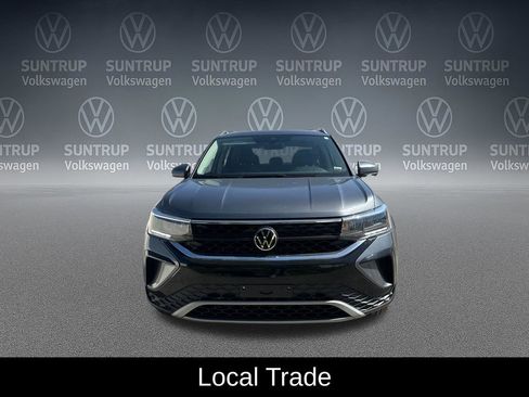 Used 2023 Volkswagen Taos SE FWD image 4