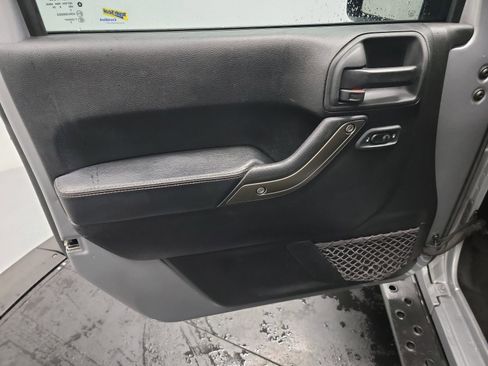 Used 2018 Jeep Wrangler Unlimited Sport image 13