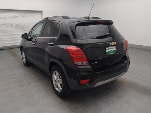 Used 2017 Chevrolet Trax LT w/ LT Convenience Package FWD image 5