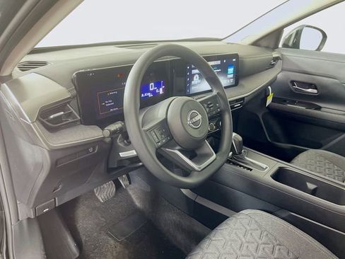 Used 2025 Nissan Kicks SV FWD image 7
