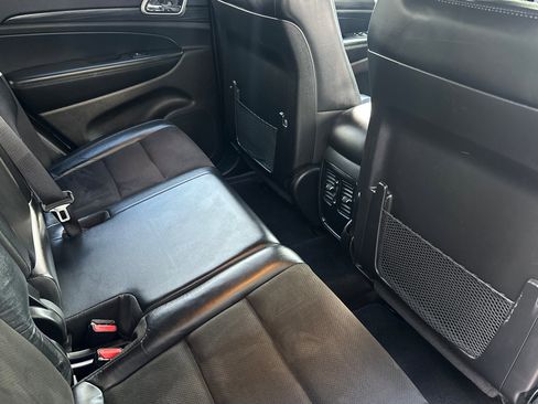 Used 2019 Jeep Grand Cherokee Laredo w/ Laredo X Package image 30