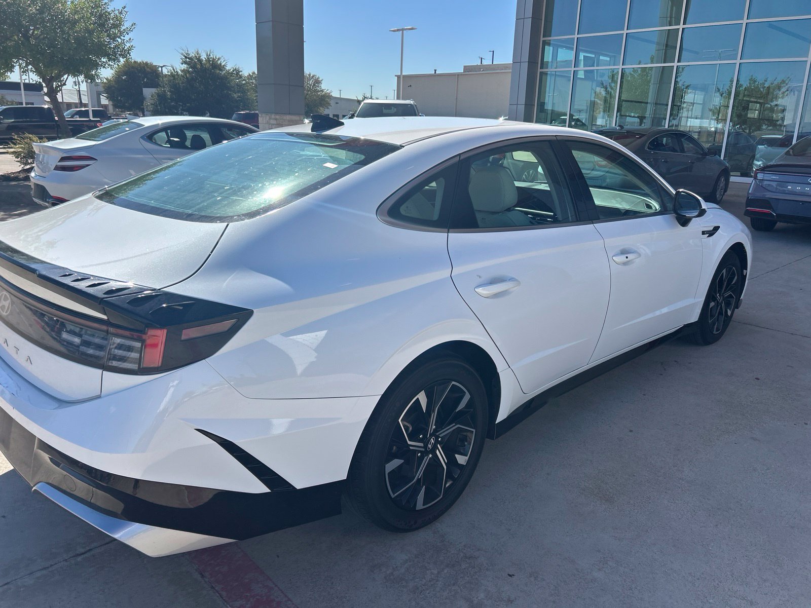Used 2025 Hyundai Sonata SEL FWD image 10