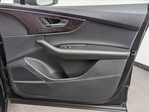 Used 2022 Audi Q7 3.0T Prestige image 22