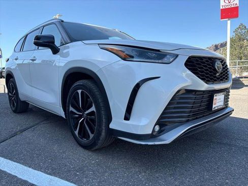 Certified 2021 Toyota Highlander XSE FWD image 11