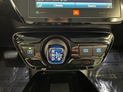 Used 2019 Toyota Prius Limited image 18