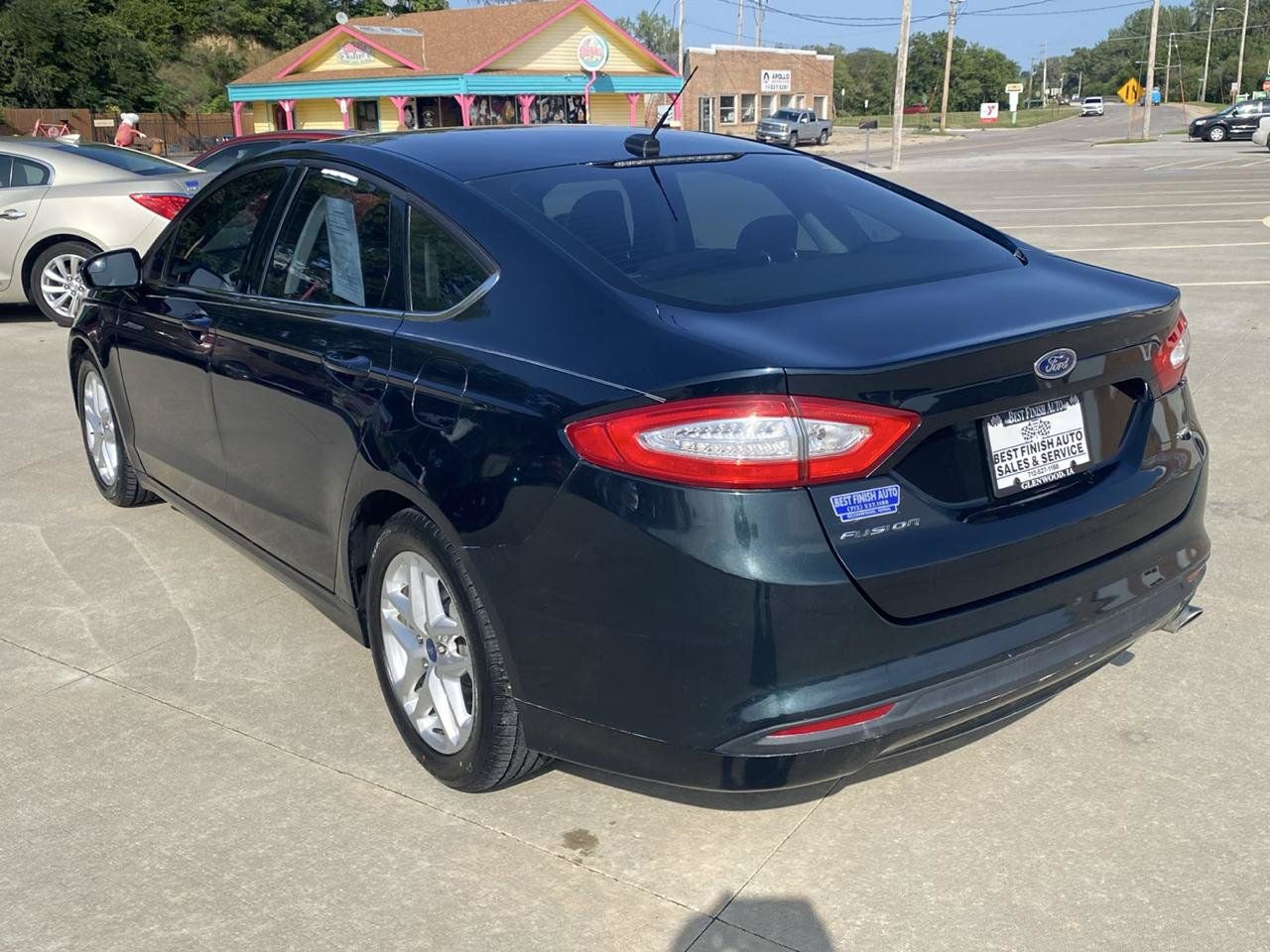 Used 2014 Ford Fusion SE FWD image 8