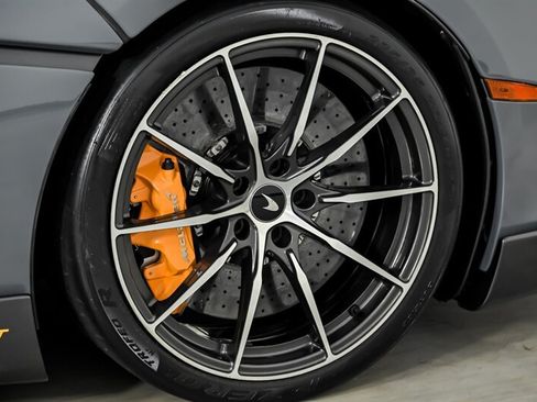 Used 2019 McLaren 600LT RWD image 13