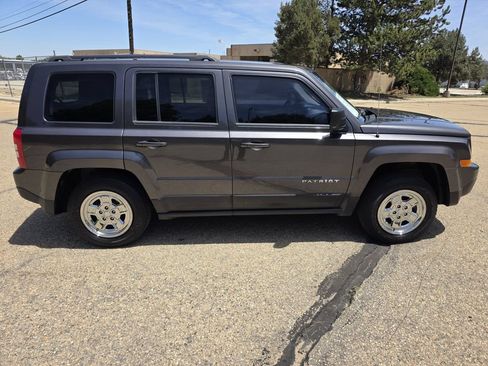 Used 2015 Jeep Patriot Sport AWD/4WD image 9