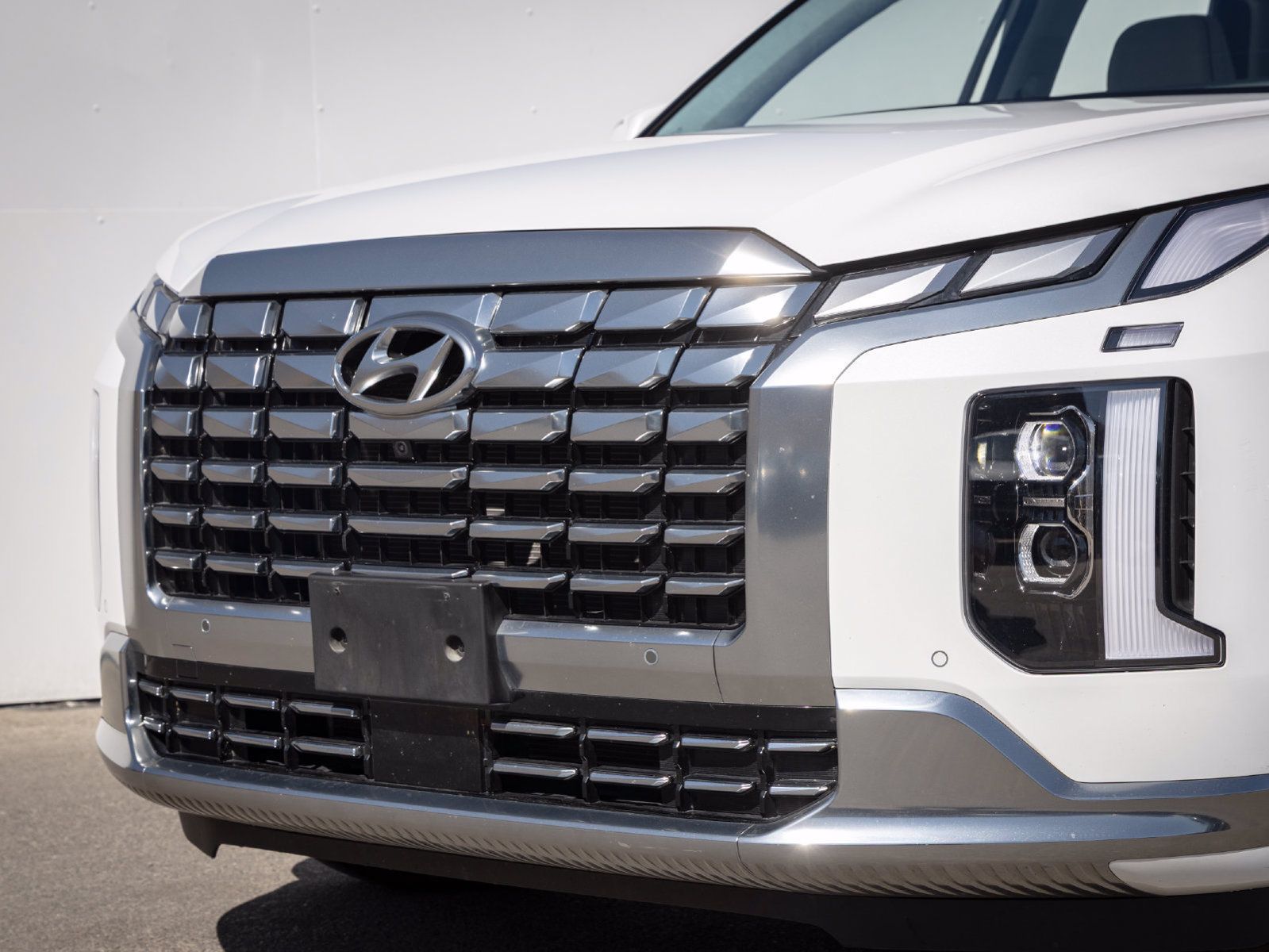 Used 2024 Hyundai Palisade Calligraphy FWD image 3