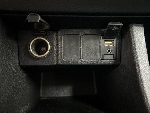 Used 2014 Toyota Corolla LE FWD image 33