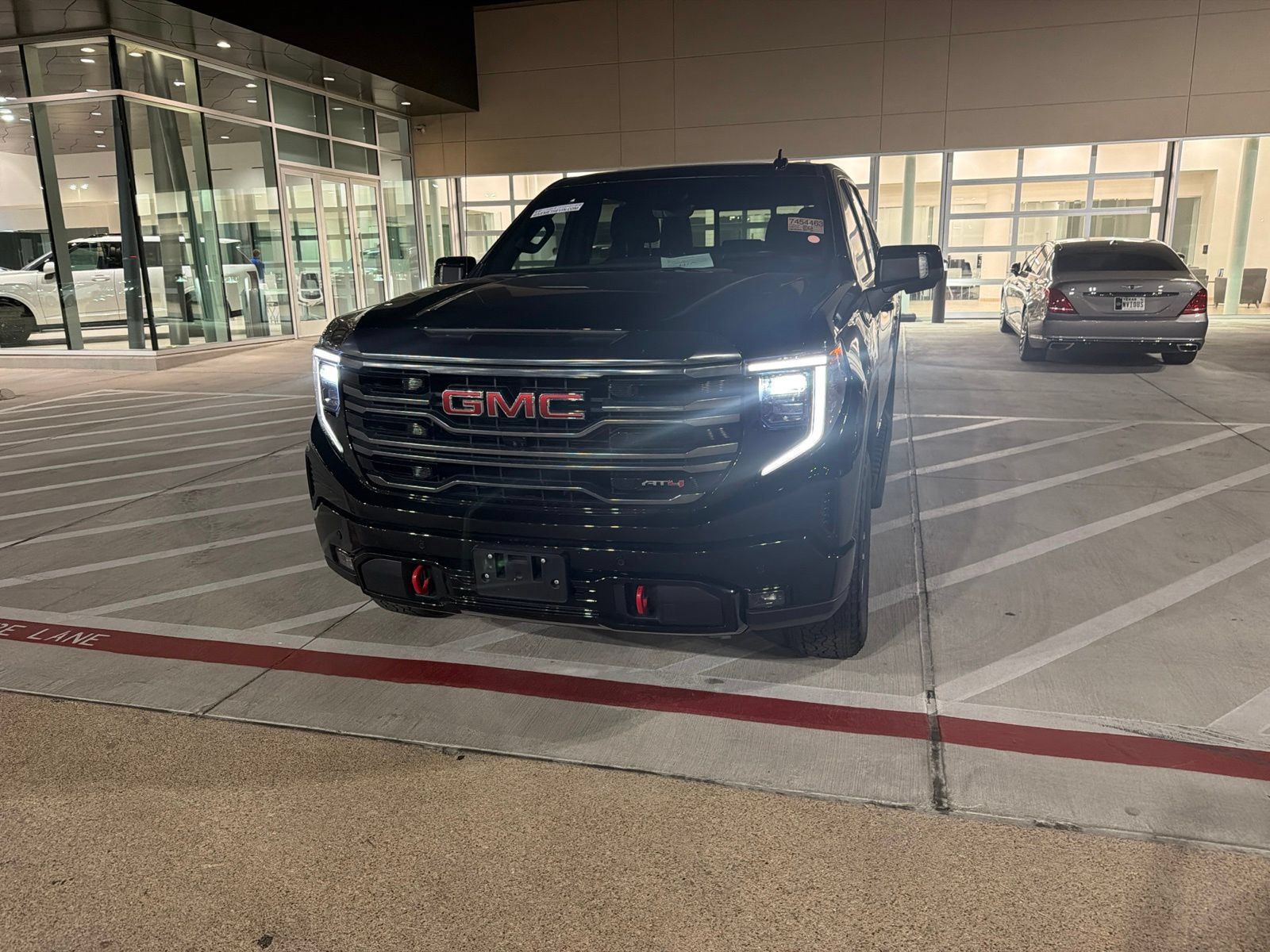 Used 2022 GMC Sierra 1500 AT4 w/ AT4 Premium Package AWD/4WD image 2