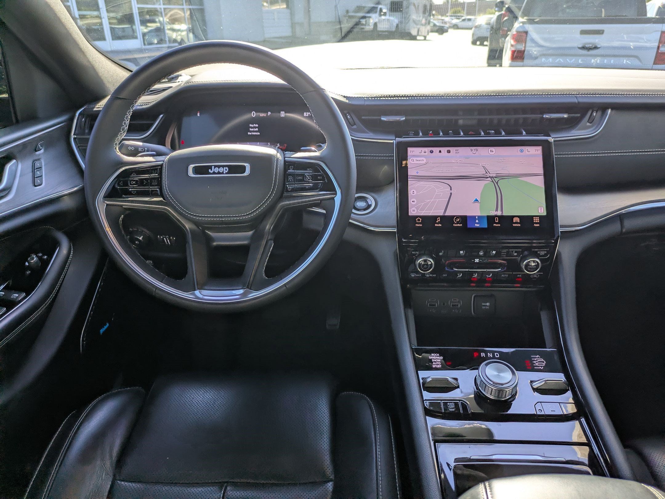 Used 2023 Jeep Grand Cherokee Overland w/ Luxury Tech Group IV AWD/4WD image 29