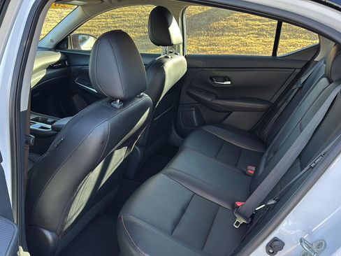 Used 2024 Nissan Sentra SR w/ SR Premium Package image 9