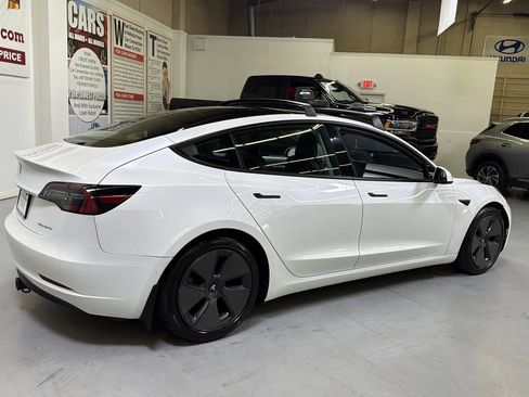 Used 2021 Tesla Model 3 Standard Range Plus RWD image 2