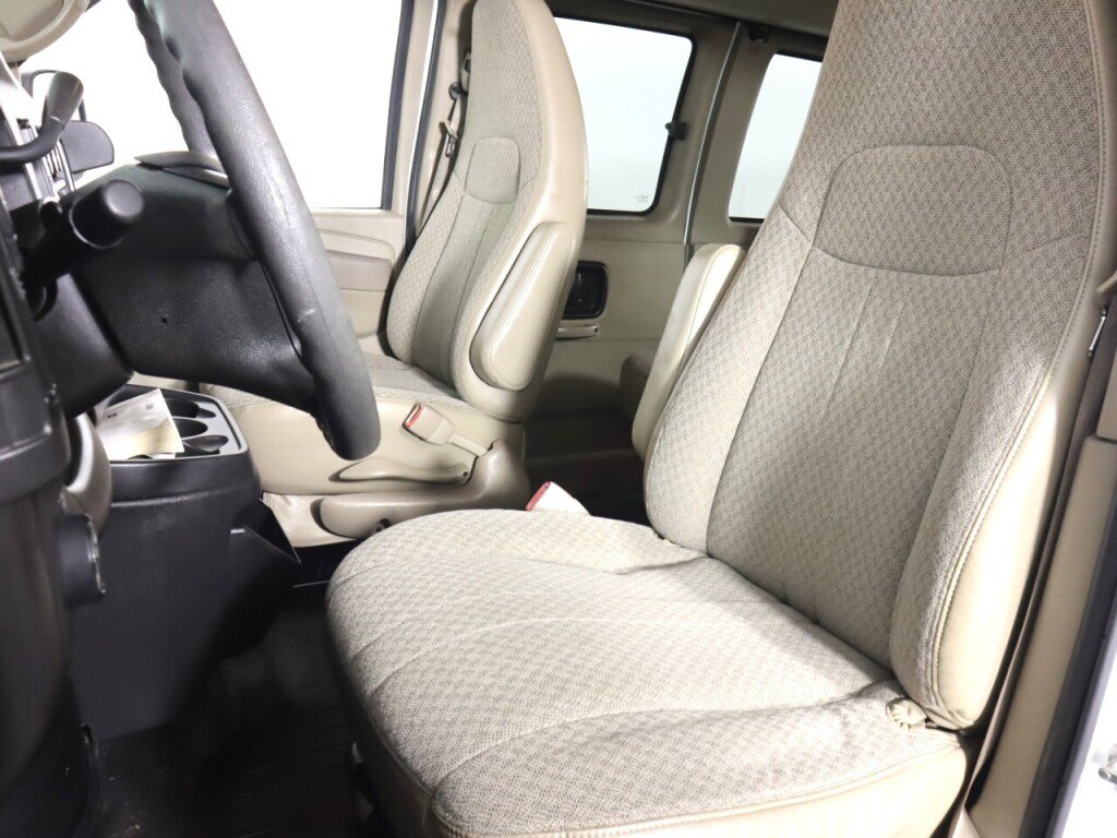 Used 2010 Chevrolet Express 1500 LS RWD image 20