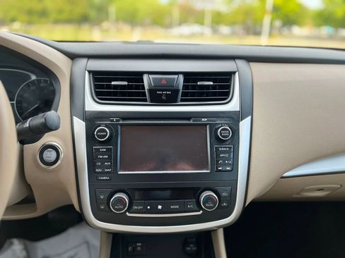 Used 2016 Nissan Altima 2.5 SV w/ Convenience Package FWD image 14
