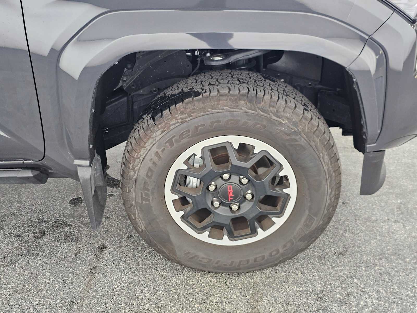 Used 2025 Toyota Tacoma SR5 AWD/4WD image 9