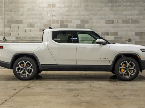 Used 2022 Rivian R1T Adventure AWD/4WD image 8