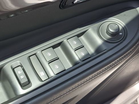 Used 2022 Buick Encore Preferred w/ Safety Package FWD image 17