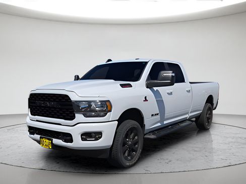 Used 2023 RAM 3500 Big Horn w/ Night Edition AWD/4WD image 15