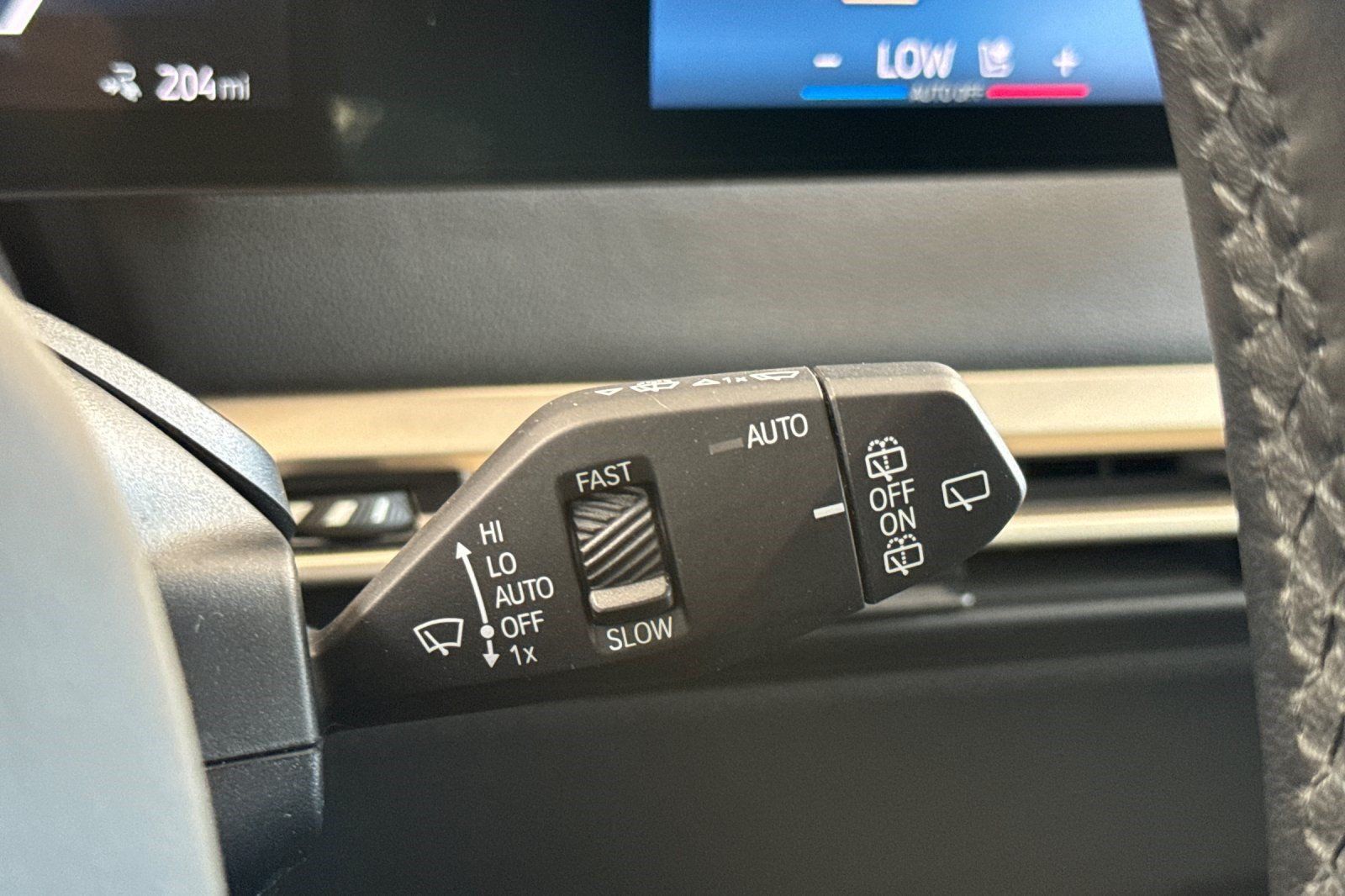 Used 2024 BMW iX xDrive50 w/ Sport Package AWD/4WD image 35