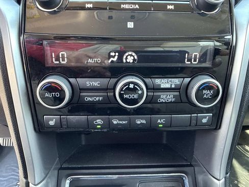 Used 2020 Subaru Ascent Limited AWD/4WD image 34