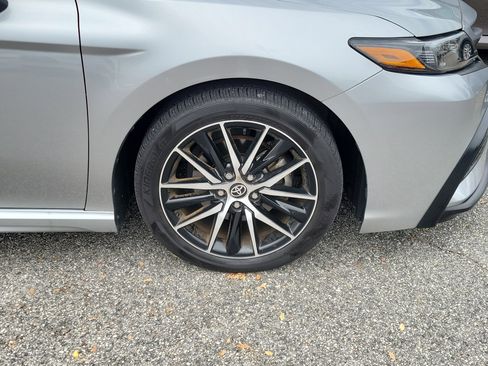 Used 2023 Toyota Camry SE image 10