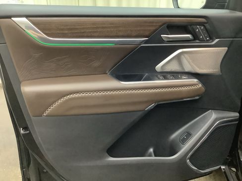 New 2026 GMC Acadia Denali Ultimate AWD/4WD image 11
