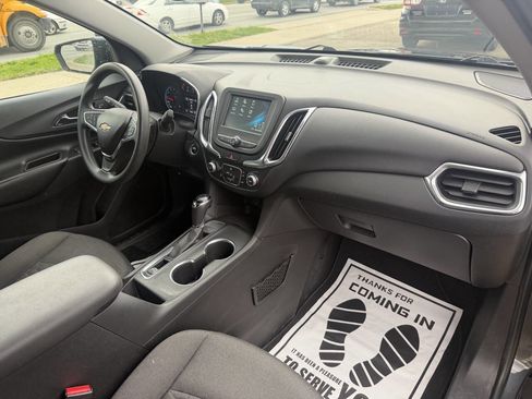 Used 2018 Chevrolet Equinox LT FWD image 19