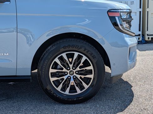 Certified 2025 Ford Expedition Platinum AWD/4WD image 12